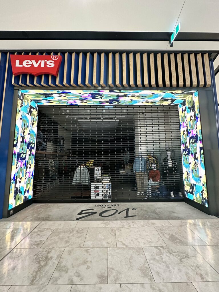 Eclipse (Levi's Sylvia Park 4)