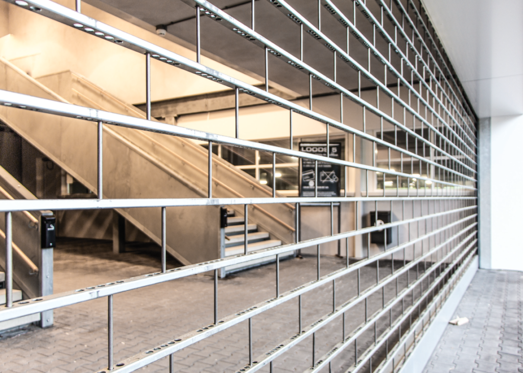 Stackdoor 1 roller door closures